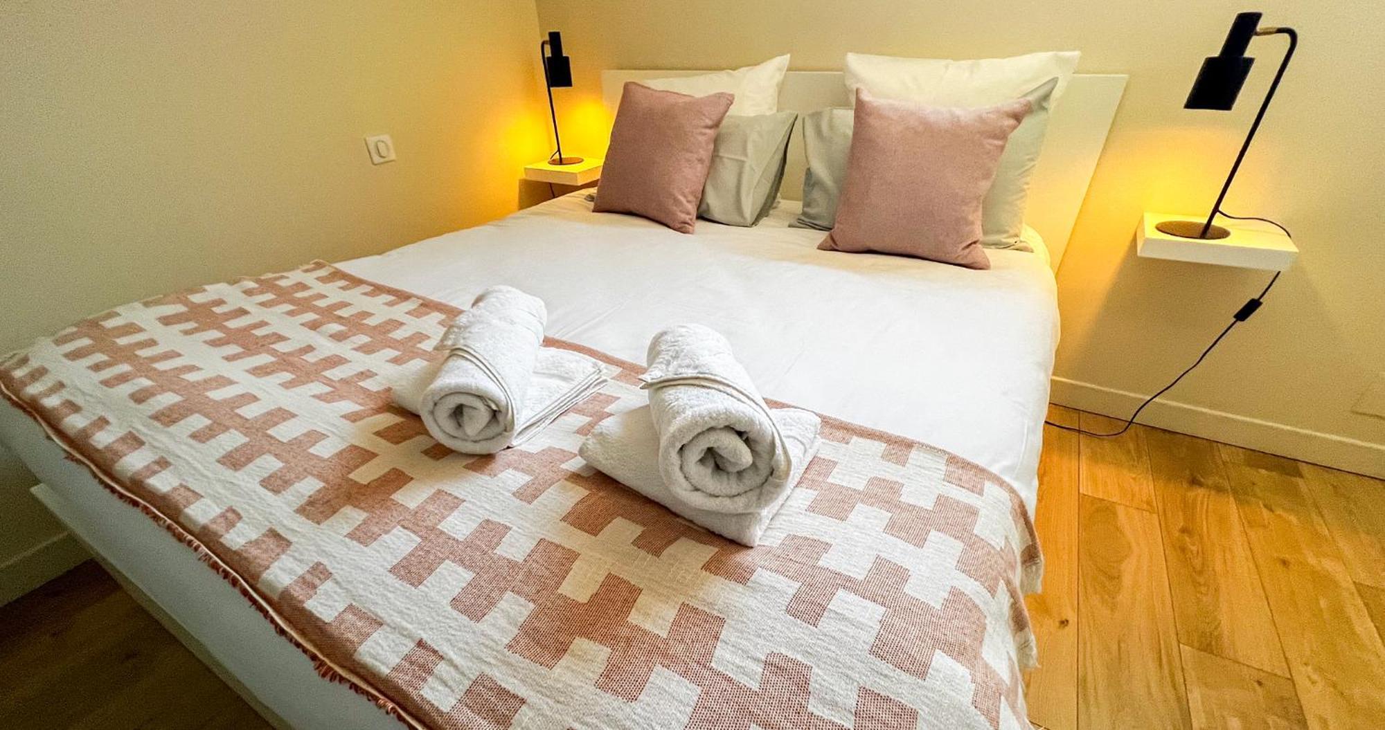 Ac - Private Exterior - Au Pied Du Palais Des Papes! Apartment Avignon Luaran gambar
