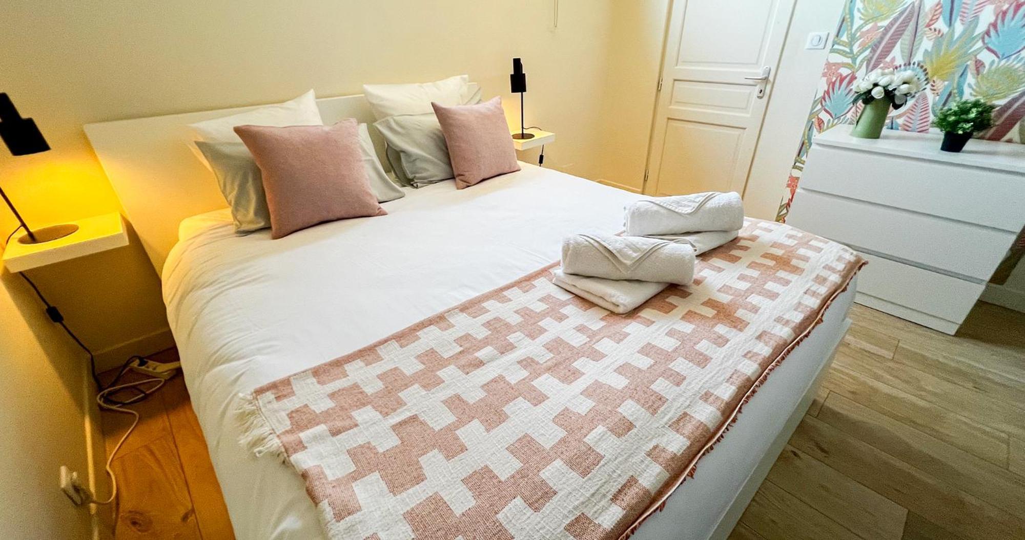 Ac - Private Exterior - Au Pied Du Palais Des Papes! Apartment Avignon Luaran gambar