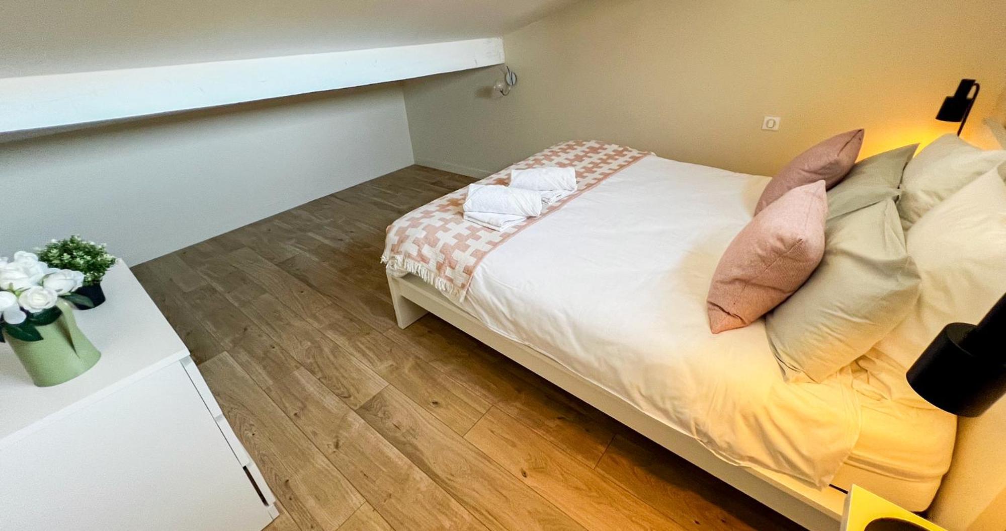 Ac - Private Exterior - Au Pied Du Palais Des Papes! Apartment Avignon Luaran gambar